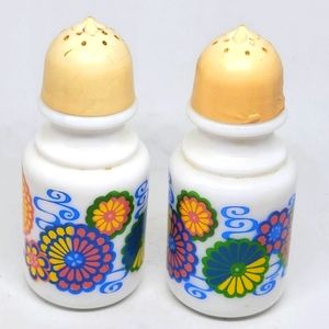 Vintage, AVON salt pepper shakers, salt pepper shaker set, kitchen, floral 70's